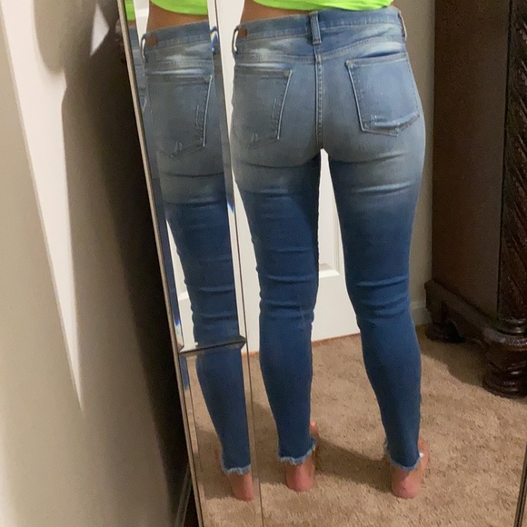 Distressed jeans NWOT - Picture 2 of 4